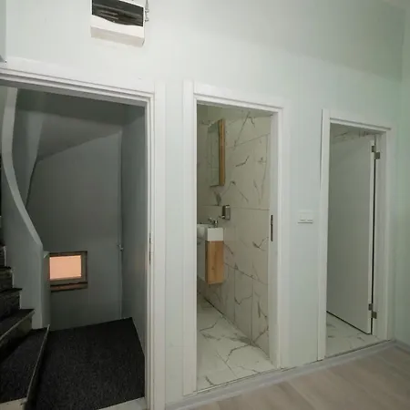 Xalila & Cafe, Men's Room, In , イスタンブール