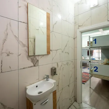 بيت شباب Xalila & Cafe, Men's Room, In ,