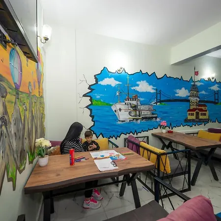 بيت شباب Xalila & Cafe, Men's Room, In ,