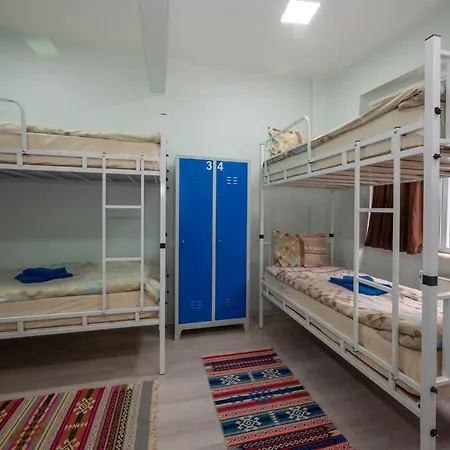 Xalila & Cafe, Men's Room, In , Hostel Isztambul